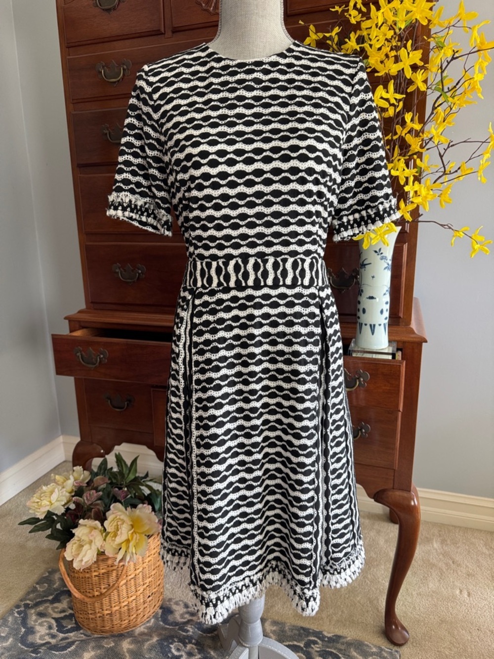 Tory Burch Paulina Lacey Dotted
Dress New Size 8 - Picture 2 of 14